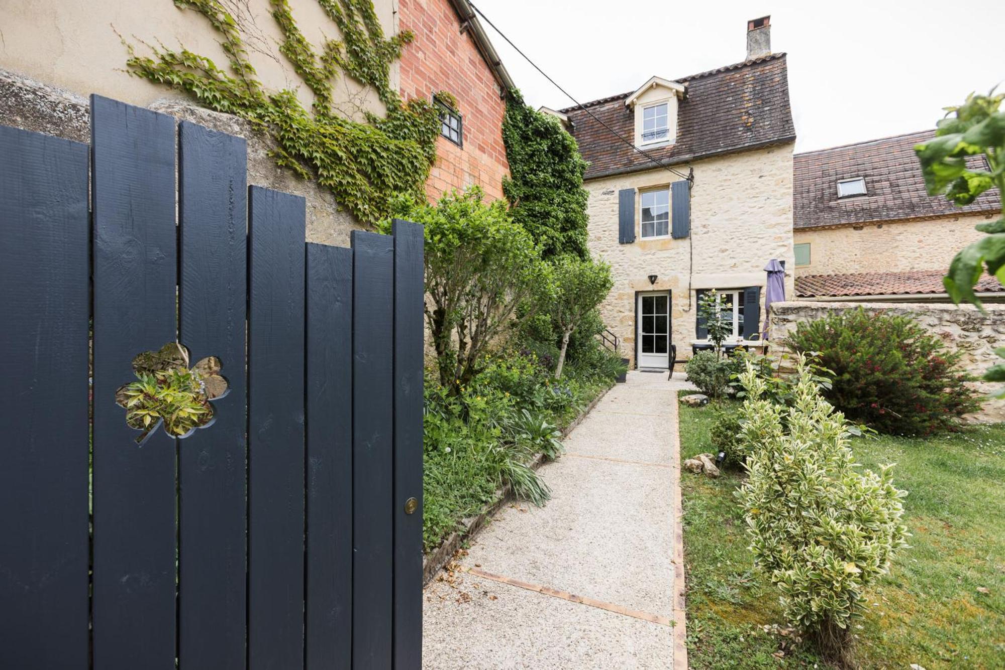 Le Trefle A Quatre Feuilles Hotel Siorac-en-Perigord Exterior photo