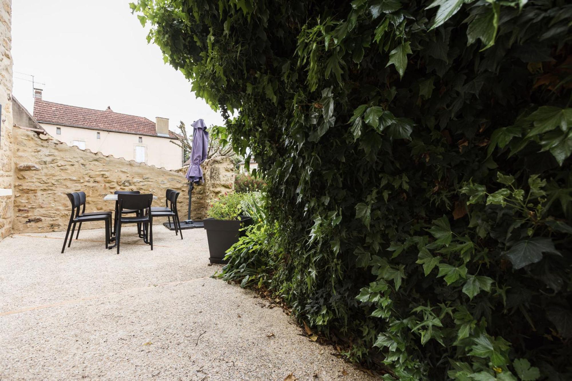 Le Trefle A Quatre Feuilles Hotel Siorac-en-Perigord Exterior photo